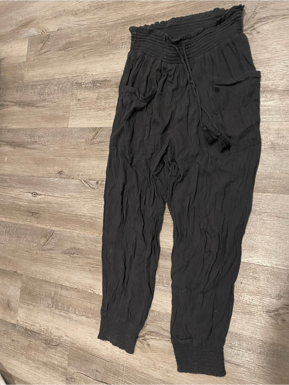 aerie Black Crinkle Smocked-Waist pants
